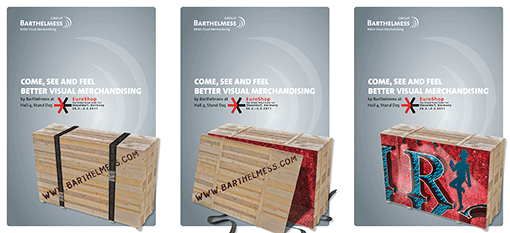 Drei Anzeigen, die eine Holzkiste zeigen, deren Deckel Schritt für Schritt geöffnet wird. In der Holzkiste befindet sich ein stilisiertes, rot glitzerndes Schaufenster.