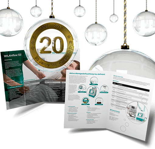 3D-Rendering von Weihnachtskugeln, die an Ketten hängen und zwei Doppelseiten einer Produktbroschüre