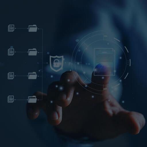 Nahaufnahme einer Hand, die auf ein Seitensymbol drückt. Daneben Symbole mehrerer Ordner und Dateien.